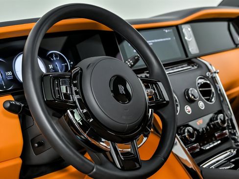 Used 2025 Rolls-Royce Cullinan image 26