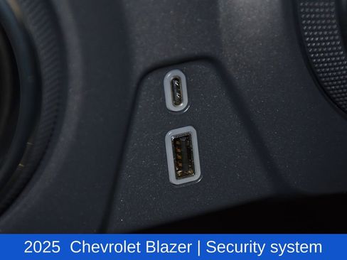 Used 2025 Chevrolet Blazer LT image 18