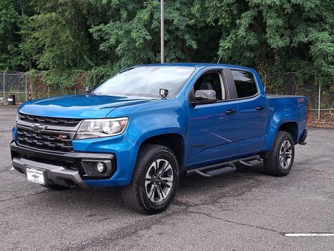 Used 2021 Chevrolet Colorado Z71 AWD/4WD image 3
