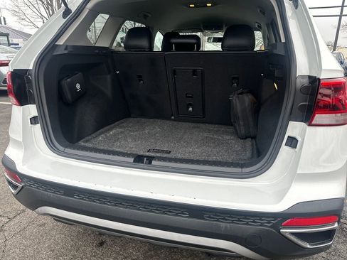 Used 2022 Volkswagen Taos SE image 15
