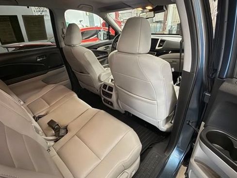 Used 2018 Honda Pilot Touring image 30