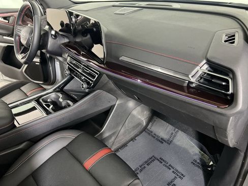 Certified 2024 Chevrolet Traverse RS w/ LPO, Floor Liner Package AWD/4WD image 12