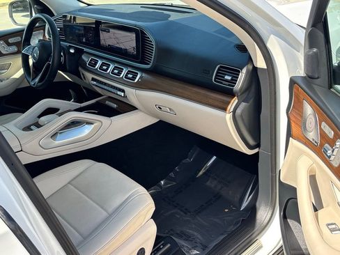 Used 2025 Mercedes-Benz GLS 450 4MATIC image 27