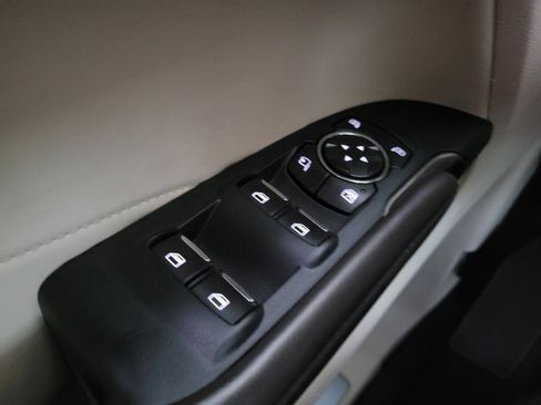 Used 2017 Lincoln MKC Select w/ Select Plus Package FWD image 27
