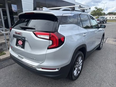 Used 2022 GMC Terrain SLT w/ Infotainment Package II image 8