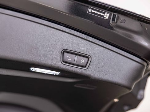 New 2025 Maserati Grecale Modena image 17