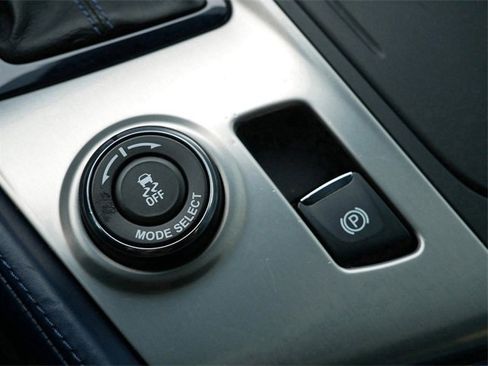 Used 2016 Chevrolet Corvette Z06 w/ 3LZ Preferred Equipment Group image 24