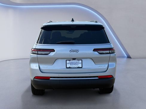 New 2026 Jeep Grand Cherokee L Limited AWD/4WD image 4