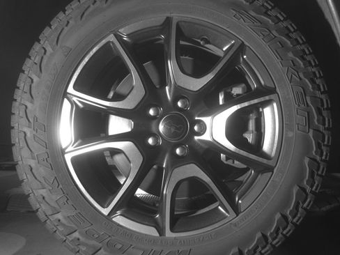 Used 2025 Jeep Compass Trailhawk image 13