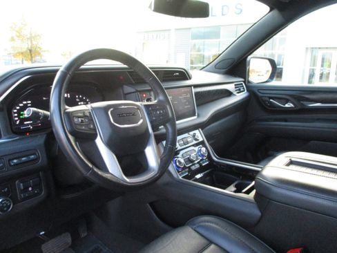 Used 2022 GMC Yukon XL Denali w/ Max Trailering Package image 13