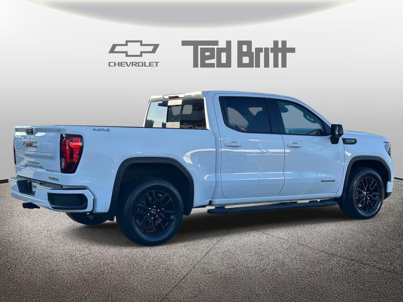 Used 2024 GMC Sierra 1500 Elevation w/ Elevation Premium Package AWD/4WD image 4