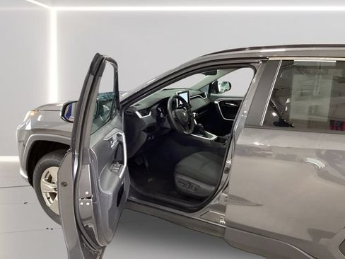 Used 2025 Toyota RAV4 XLE AWD/4WD image 10