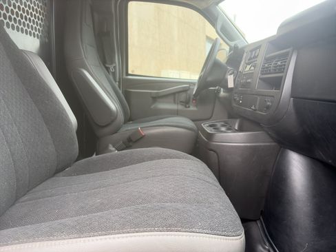 Used 2024 GMC Savana 2500 w/ Driver Convenience Package RWD image 21