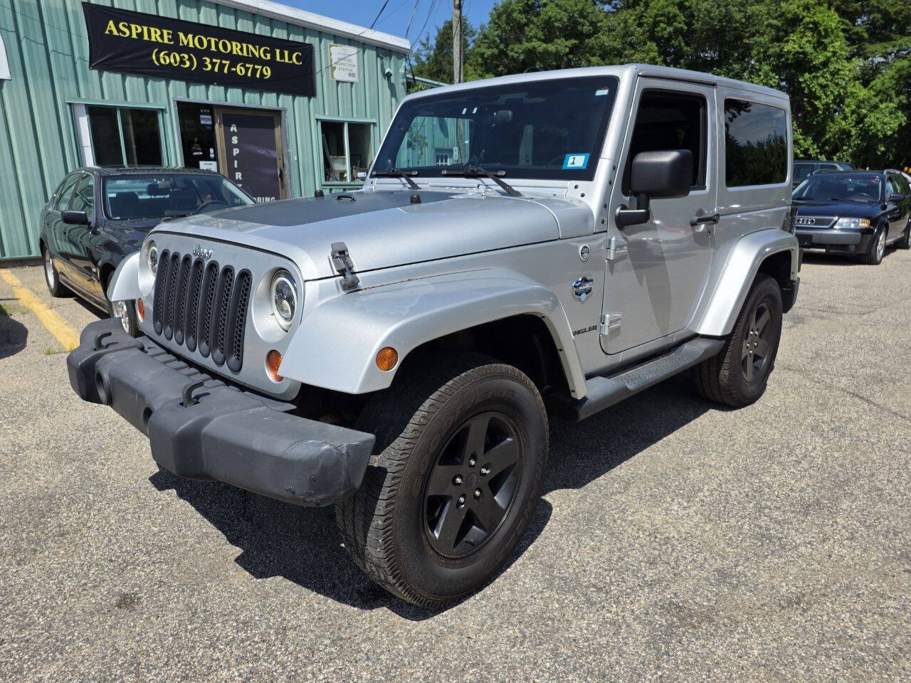 Used 2012 Jeep Wrangler Sahara AWD/4WD image 3