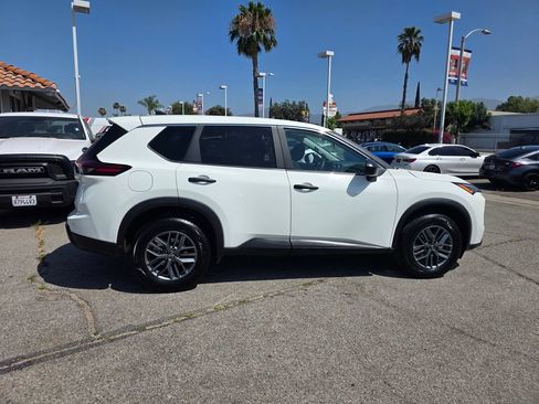 Used 2024 Nissan Rogue S FWD image 4