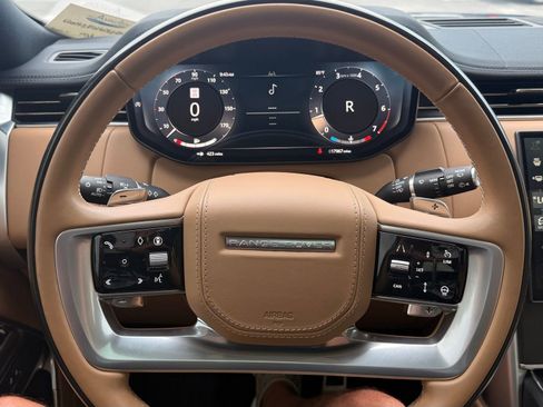 Used 2025 Land Rover Range Rover SE AWD/4WD image 25