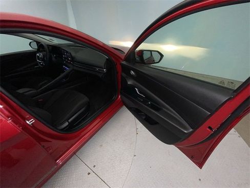 Used 2023 Hyundai Elantra SEL w/ Cargo Package image 23