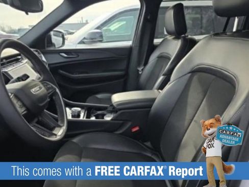 Used 2023 Jeep Grand Cherokee L Laredo image 2