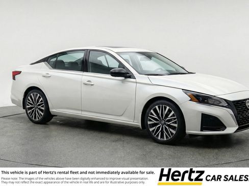 Used 2025 Nissan Altima 2.5 SV FWD image 1