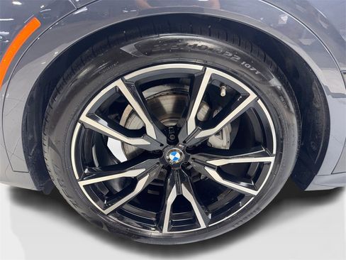 Used 2022 BMW X7 xDrive40i w/ M Sport Package image 93