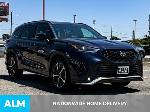 Used 2022 Toyota Highlander XSE AWD/4WD image 4