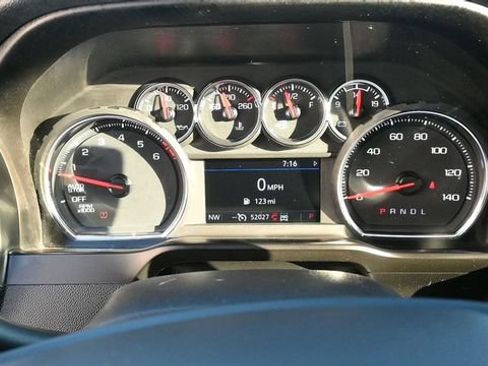 Used 2021 Chevrolet Silverado 1500 LT AWD/4WD image 8