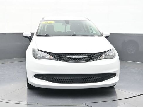 Used 2022 Chrysler Voyager LX FWD image 20