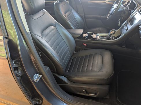 Used 2015 Ford Fusion Energi SE FWD image 17