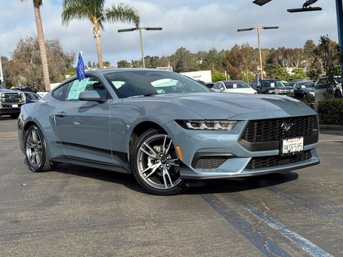 Used 2024 Ford Mustang Coupe RWD image 2