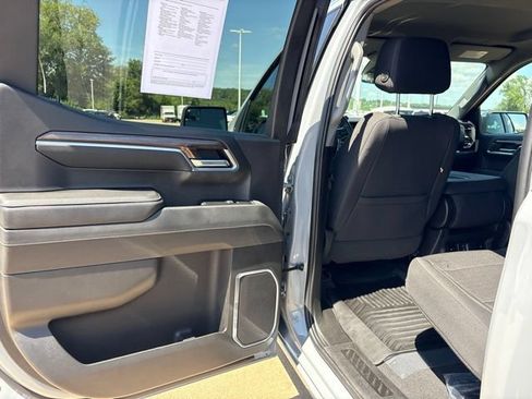 Used 2024 Chevrolet Silverado 1500 LT AWD/4WD image 32