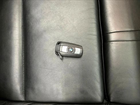 Used 2011 BMW M3 Convertible RWD image 29