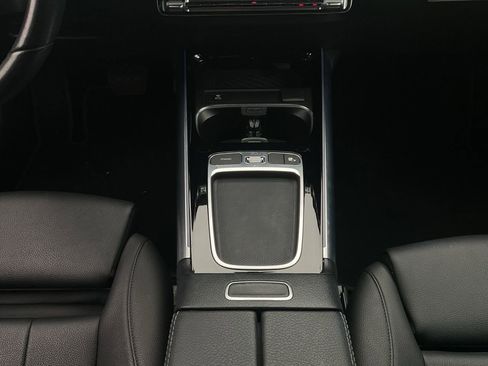 Used 2025 Mercedes-Benz GLA 250 image 14