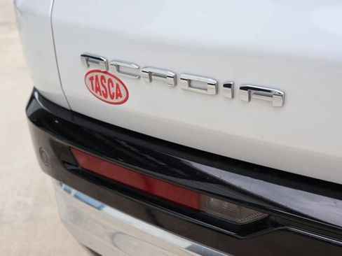Used 2025 GMC Acadia Denali FWD image 8