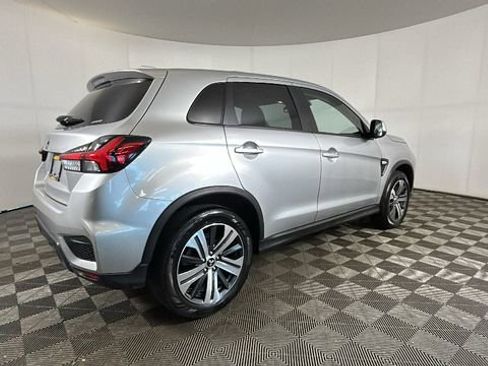 Used 2024 Mitsubishi Outlander Sport ES AWD/4WD image 3