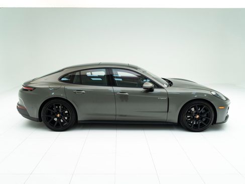 Used 2025 Porsche Panamera 4 image 8