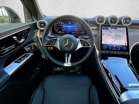 Used 2026 Mercedes-Benz GLC 300 image 7