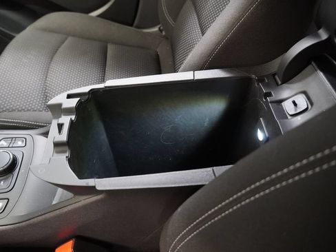 Used 2024 GMC Terrain SLE w/ Driver Convenience Package FWD image 25