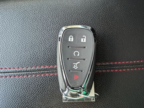 Used 2023 Chevrolet Equinox RS w/ RS Leather Package FWD image 31