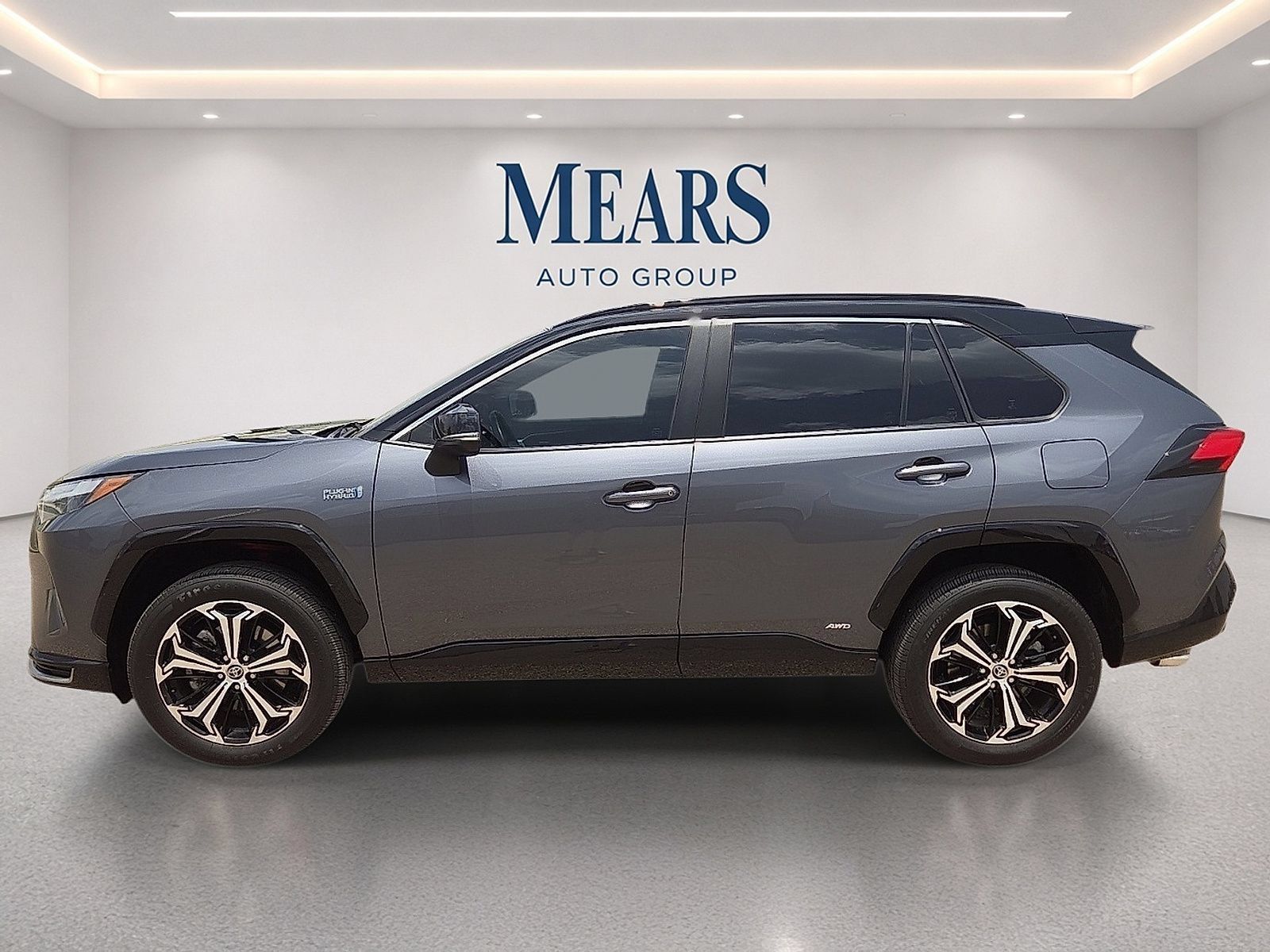 Used 2023 Toyota RAV4 XSE AWD/4WD image 2