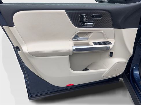 Used 2023 Mercedes-Benz EQB 300 300 w/ Exclusive Package image 31