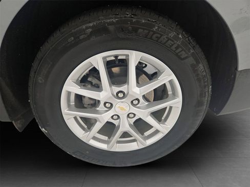 Used 2024 Chevrolet Equinox LT image 33