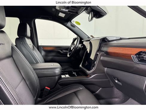 Used 2025 GMC Yukon Denali AWD/4WD image 17
