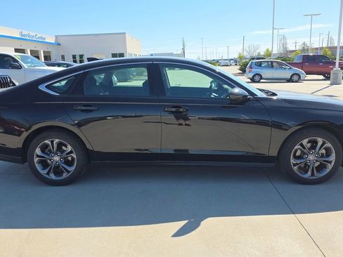 Certified 2023 Honda Accord EX image 6