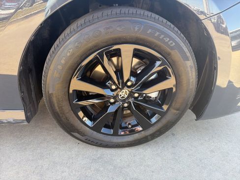 Used 2025 Toyota Camry LE image 18