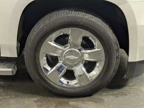 Used 2017 Chevrolet Suburban Premier image 12