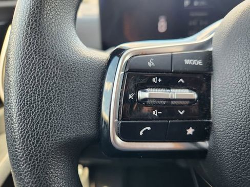 Used 2025 Kia Sorento LX image 28