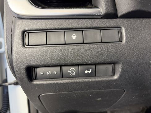 Certified 2023 Nissan Rogue SL w/ SL Premium Package image 31