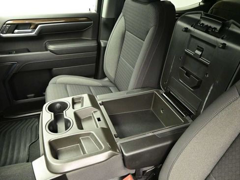 Used 2023 Chevrolet Silverado 1500 LT AWD/4WD image 18