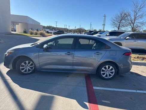 Used 2021 Toyota Corolla LE image 6