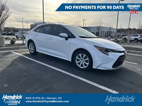 Certified 2024 Toyota Corolla LE image 1